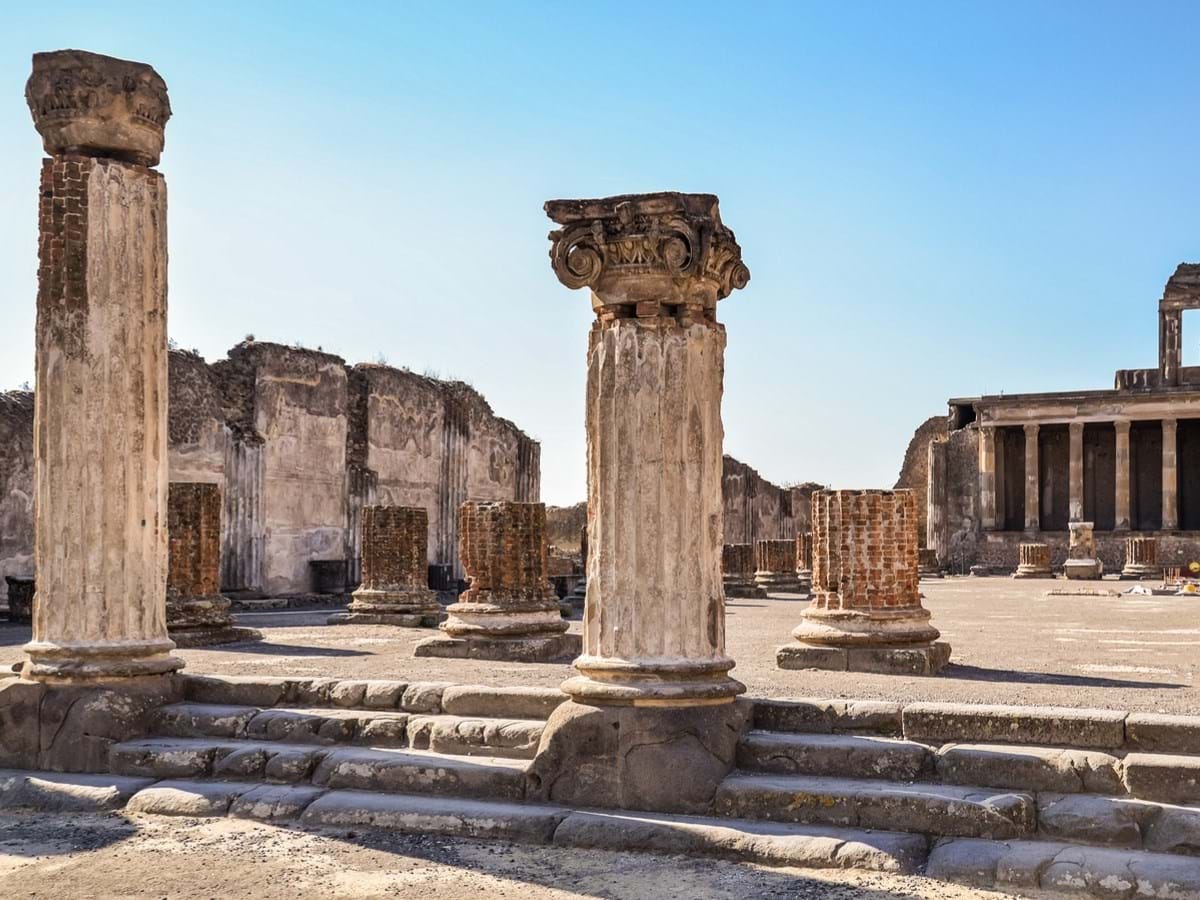 tour from naples to pompeii